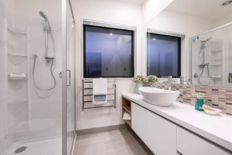 1 Louisa Lane Wainui_14