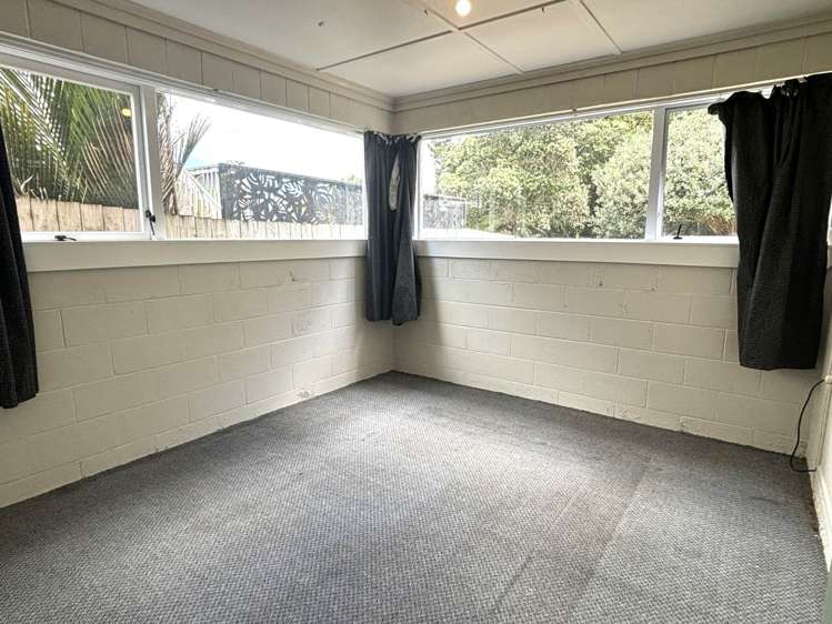 41 Rimutaka Place Titirangi_13