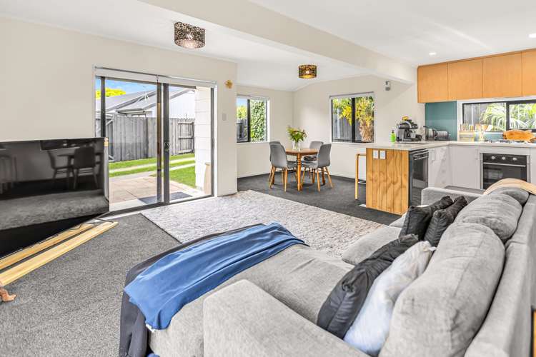 5B Lyn Grove Papamoa Beach_13