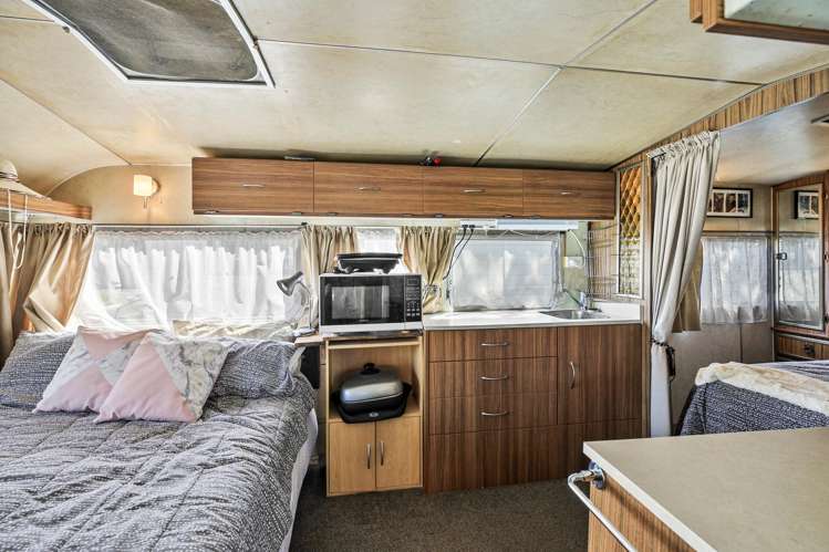 C16/473 Thames Coast Road Te Puru_2