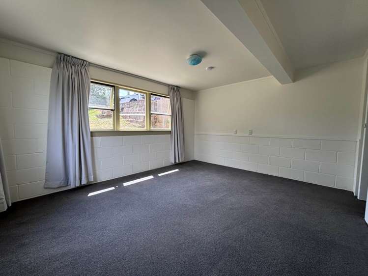 1/8 Quiet Street Te Atatu South_10