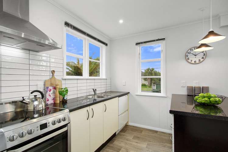 1/1 Strand Crescent Naenae_8