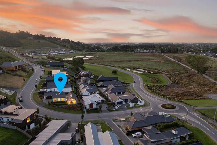 6 Round Hill Rise Cracroft_35