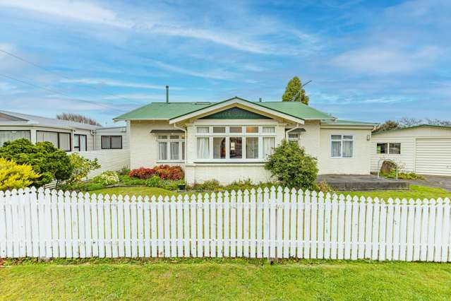 Charming 1920s Bungalow in Whanganui East