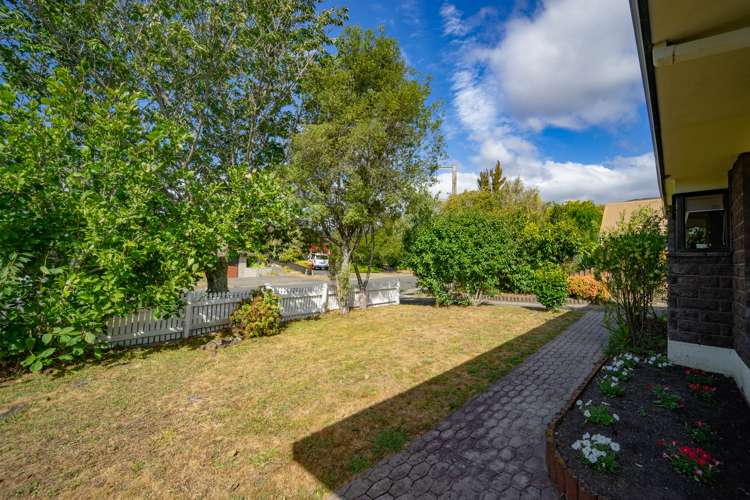 39 Farnham Drive Richmond_19