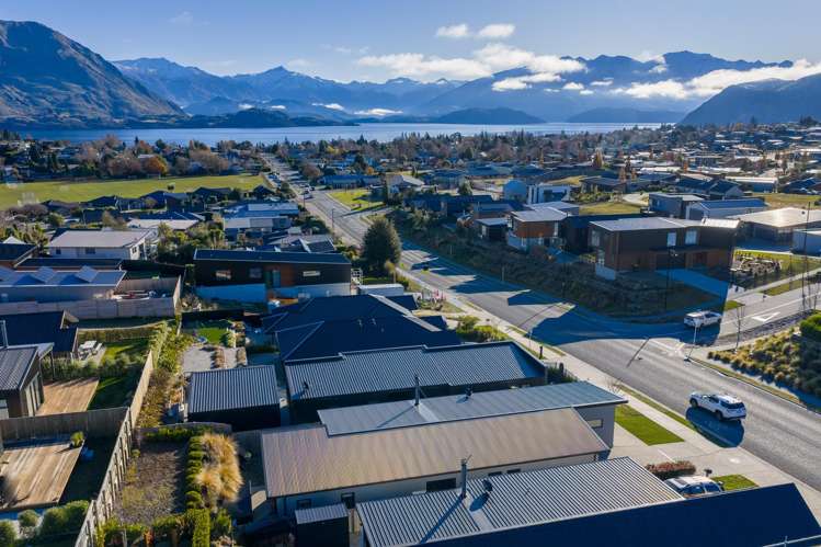 207 Aubrey Road Wanaka_22