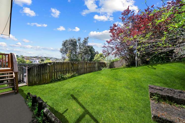 6 Theban Place Totara Vale_15