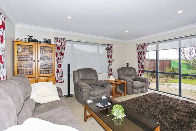 32 Breaker Grove Waiuku_11