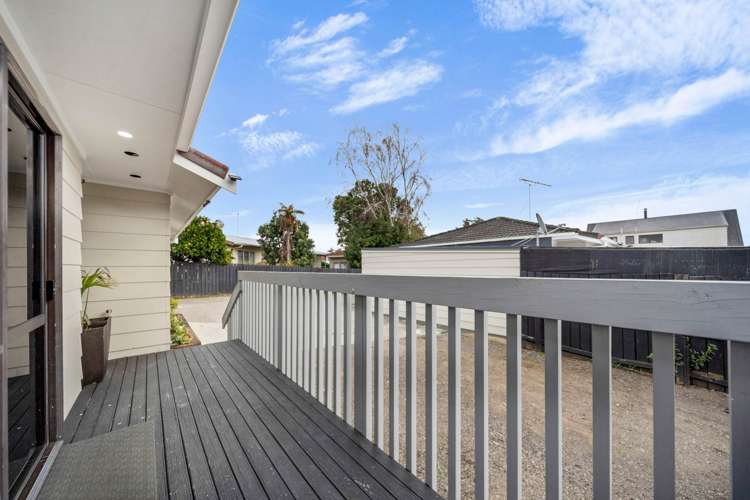 2/33 Seaward Place Wattle Downs_7