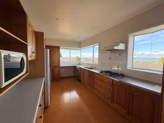 539 Riddell Road 1670_1