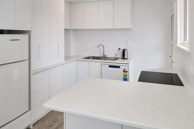 48C Queens Grove 10609_1