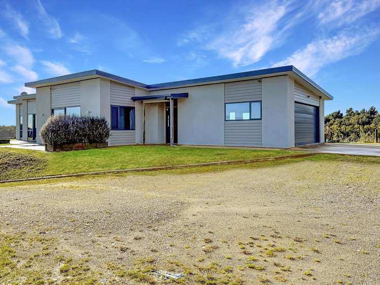 2 Little Paddock Hokitika_20