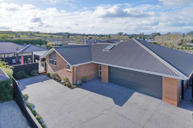 2/4 Wineberry Avenue Amberley_16