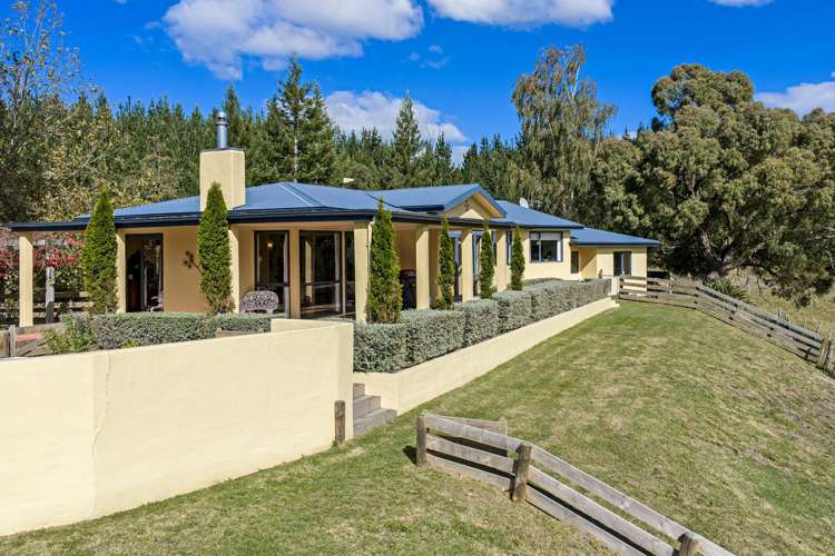 1544 Kahuranaki Road Kahuranaki_19