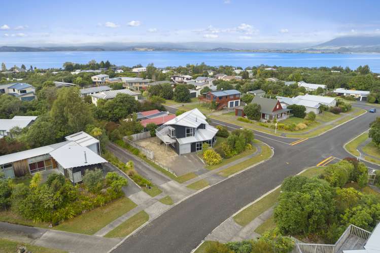 8 Te Waaka Terrace Kuratau_19