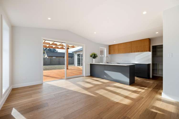 27 Plover Avenue Amberley_2