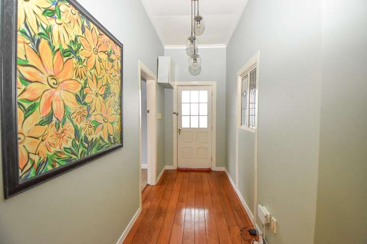 243 High Street North Carterton_1