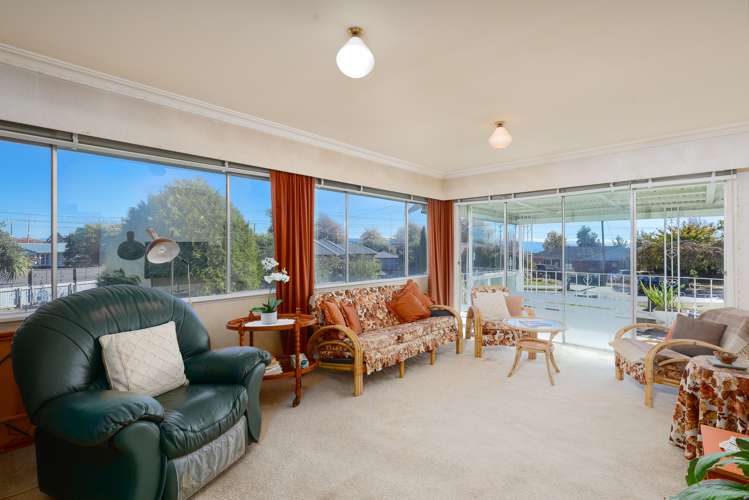 13 Neale Avenue Stoke_13