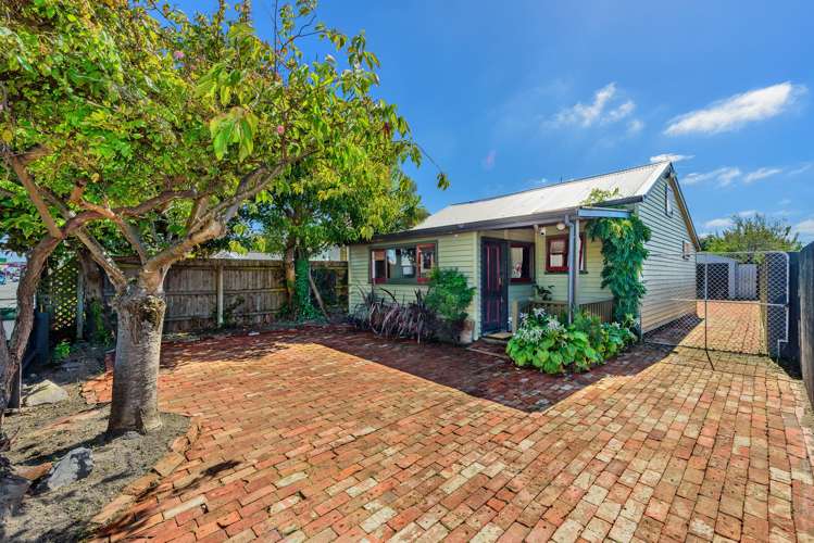 437 Ferry Road Woolston_25