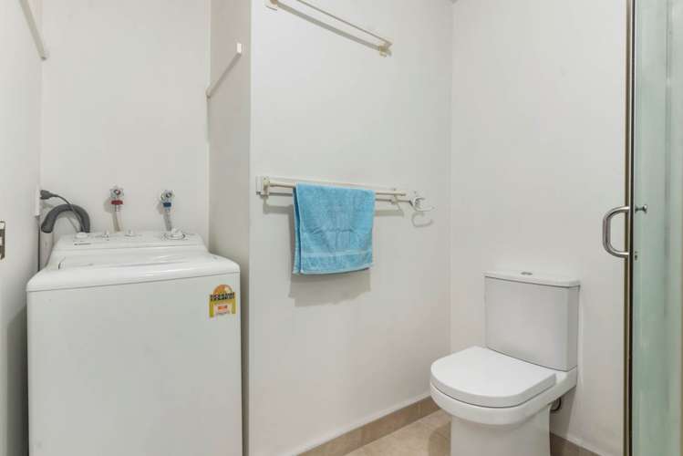 2f/86a Rockfield Road Penrose_10