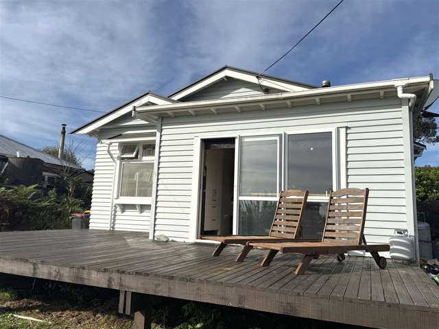 EASY LIVING WITH SEA VIEWS