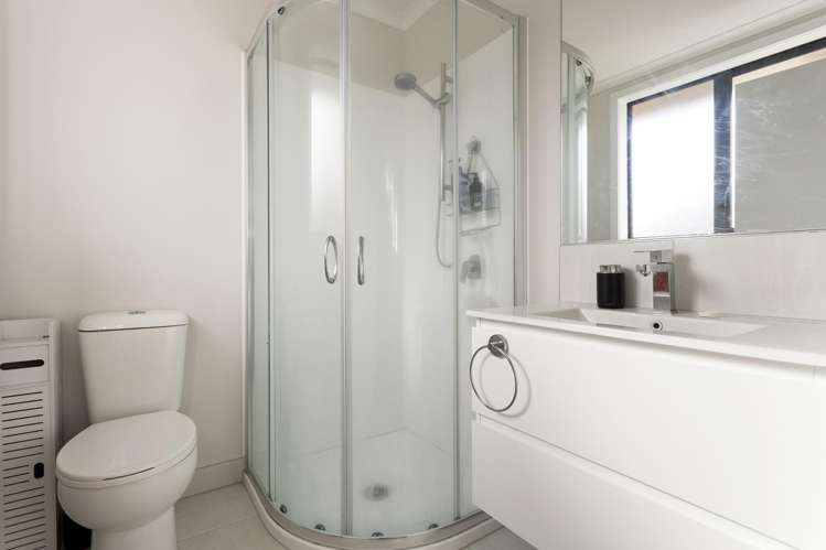 2/1 Paul Crescent Fairfield_10
