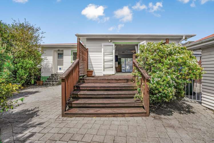 66 Wainuiomata Road Wainuiomata_21