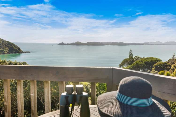 11 Russell Heights Russell_10