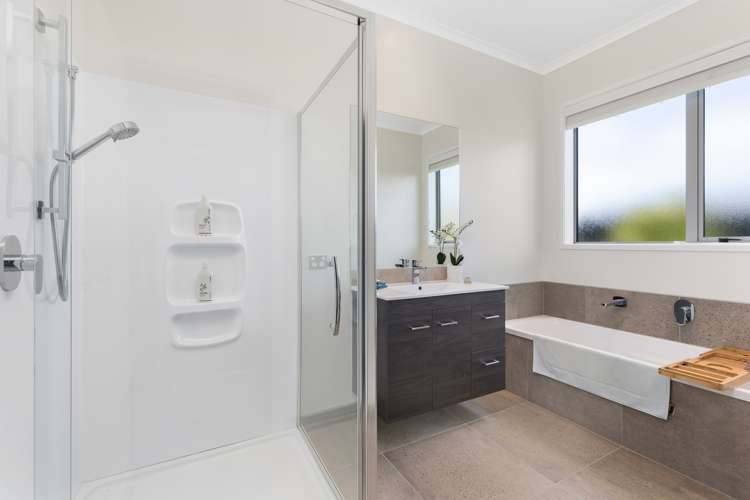 22 Colonial Drive Silverdale_15