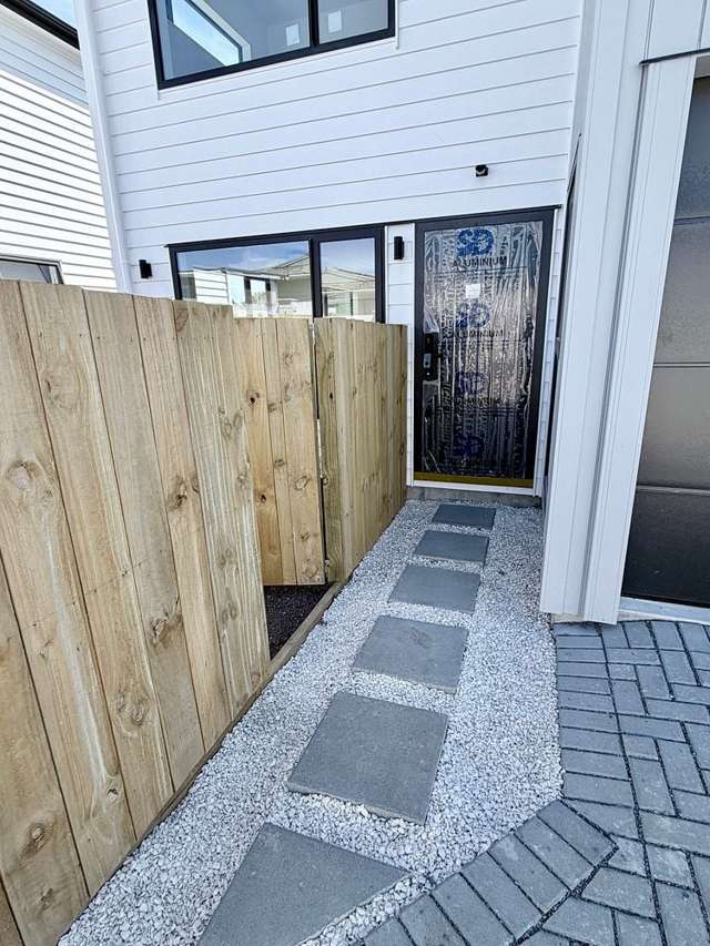 8 Sharland Avenue Manurewa_2