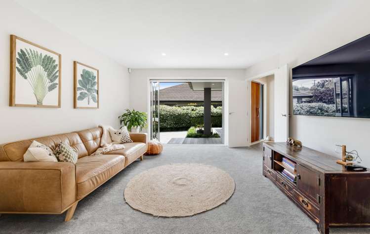 100 Beach Road Mellons Bay_17