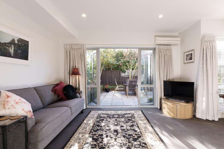7 Henley Green Northwood_7