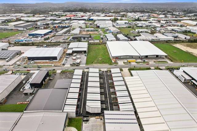 5/15 Earthmover Crescent Burbush_2