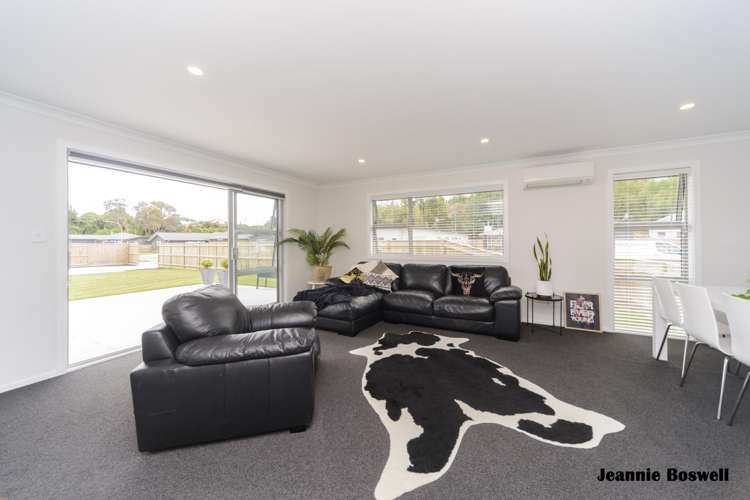 14 Freedom Drive Kelvin Grove_8