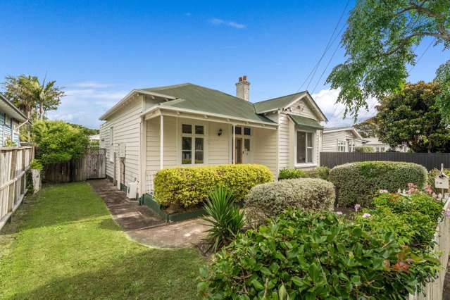Versatile Living in a Prime Sandringham location