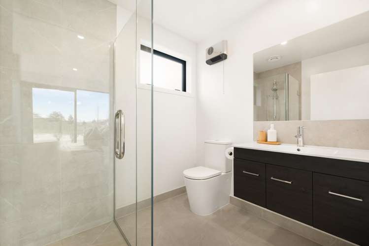 24 Magnum Drive Cromwell_12