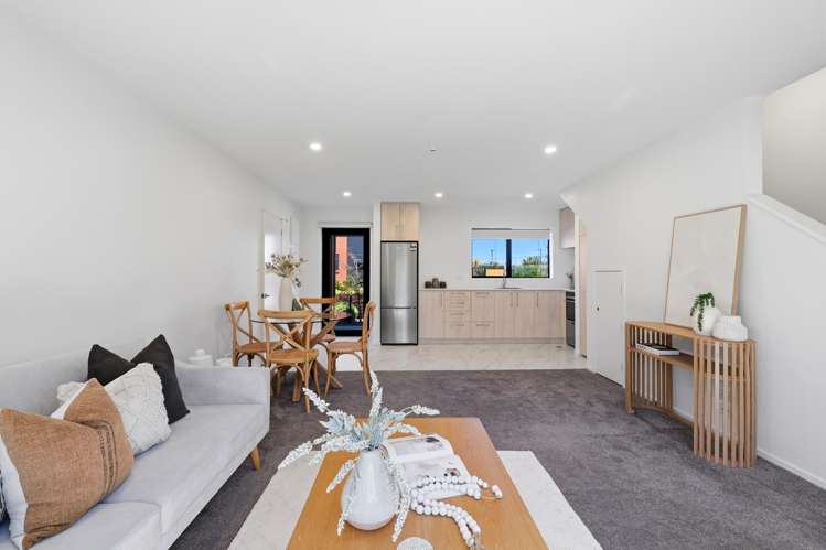 2/6 Matata Place Dallington_6