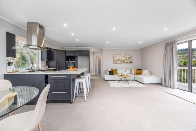 37 Onedin Place Titirangi_1