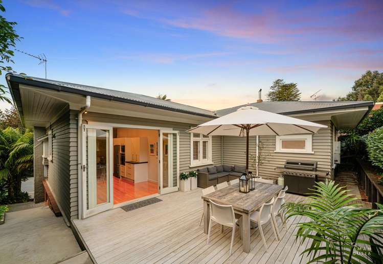 6 & 8 Marie Avenue Hillsborough_18