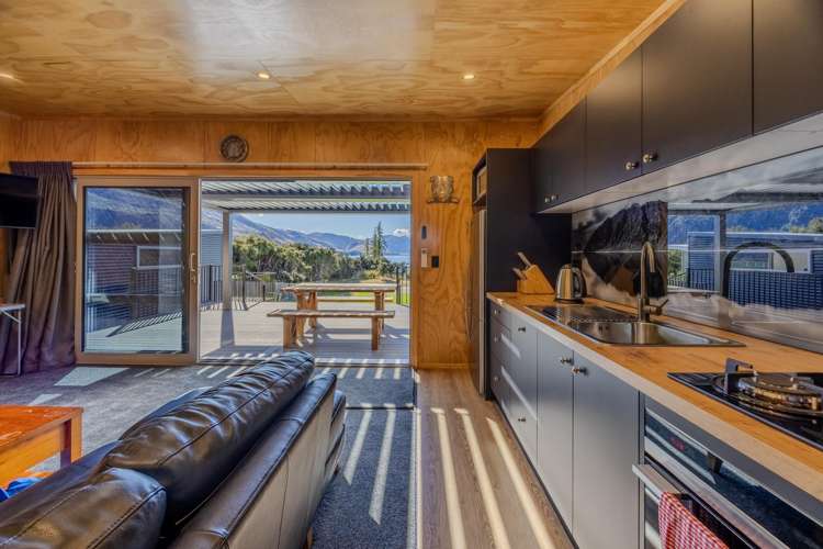 48 Flora Dora Parade Lake Hawea_8