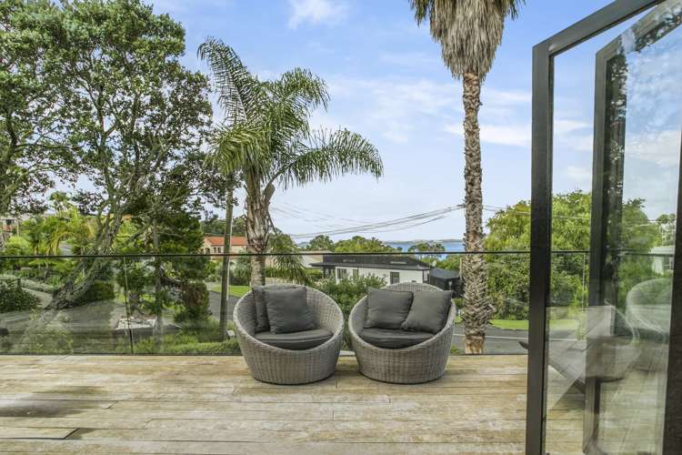 2/92 Churchill Road Murrays Bay_16