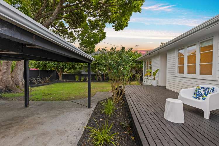 52 Neil Avenue Te Atatu Peninsula_17