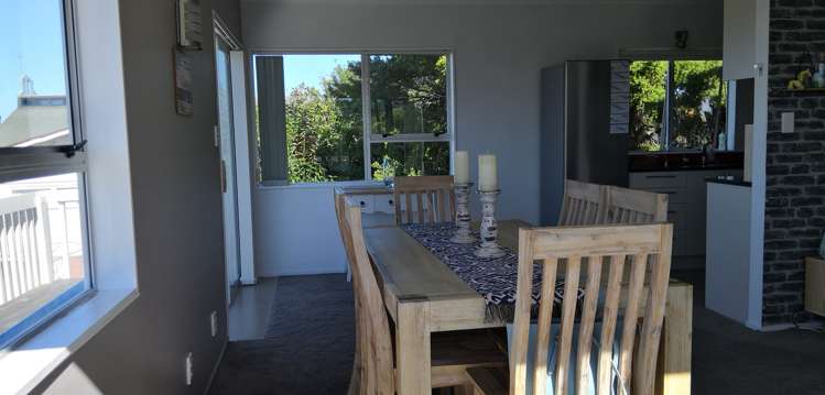 2/401 East Coast Road Mairangi Bay_8