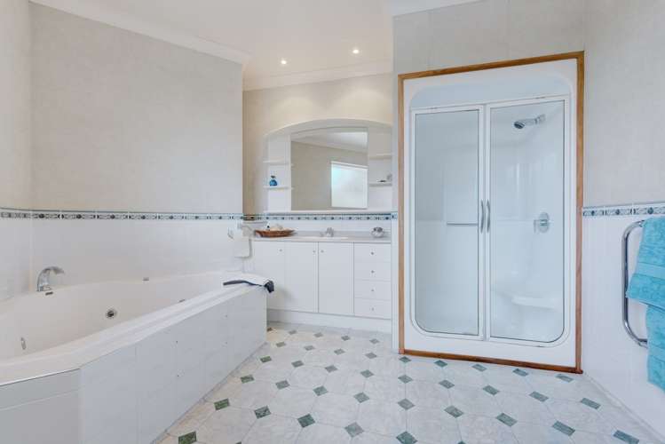 10 Araminta Place Beachlands_15