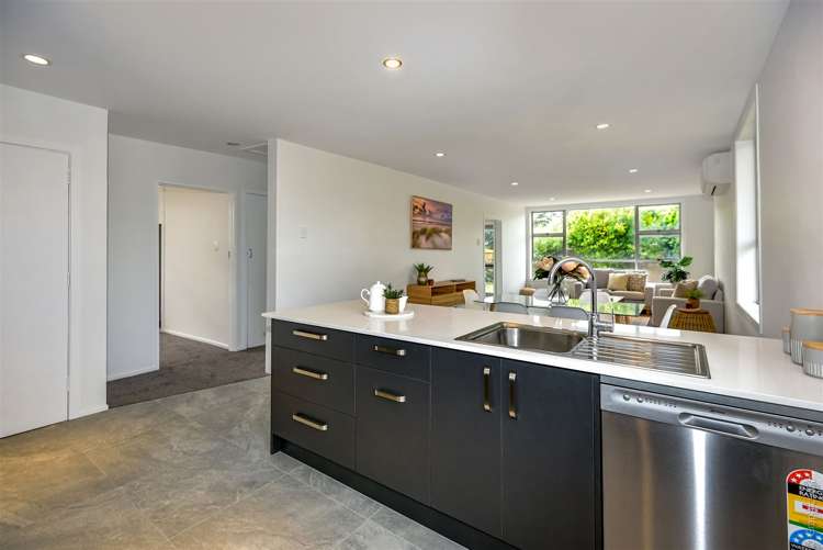 307 Main South Road Hornby_13