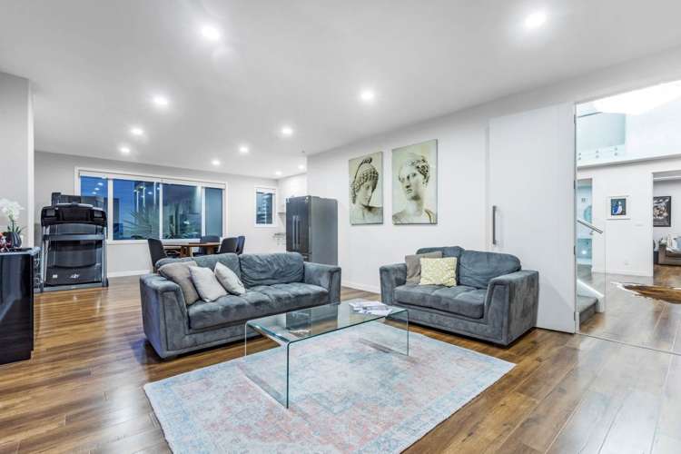 6 Throttle Close Dairy Flat_16