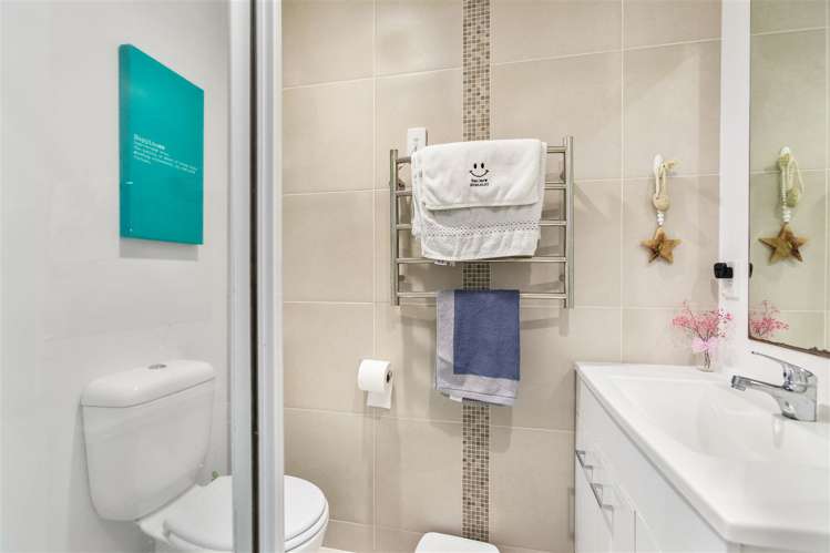 211/17 Link Crescent Stanmore Bay_10