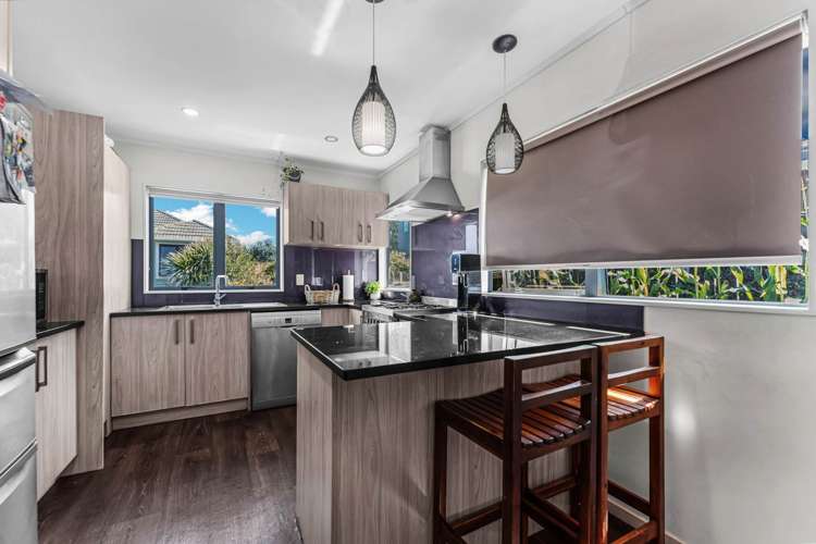 2/30 Mountain Road Mangere Bridge_2