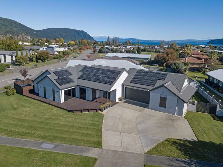 1 Montgomery Crescent_0