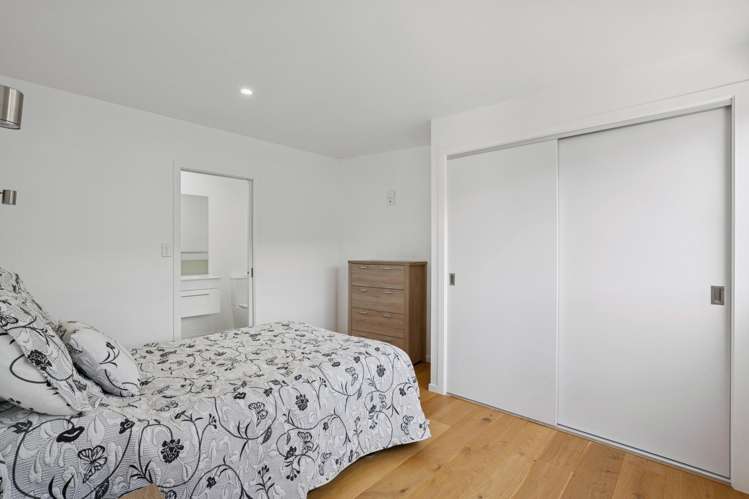 560 Peninsula Road Kelvin Heights_21